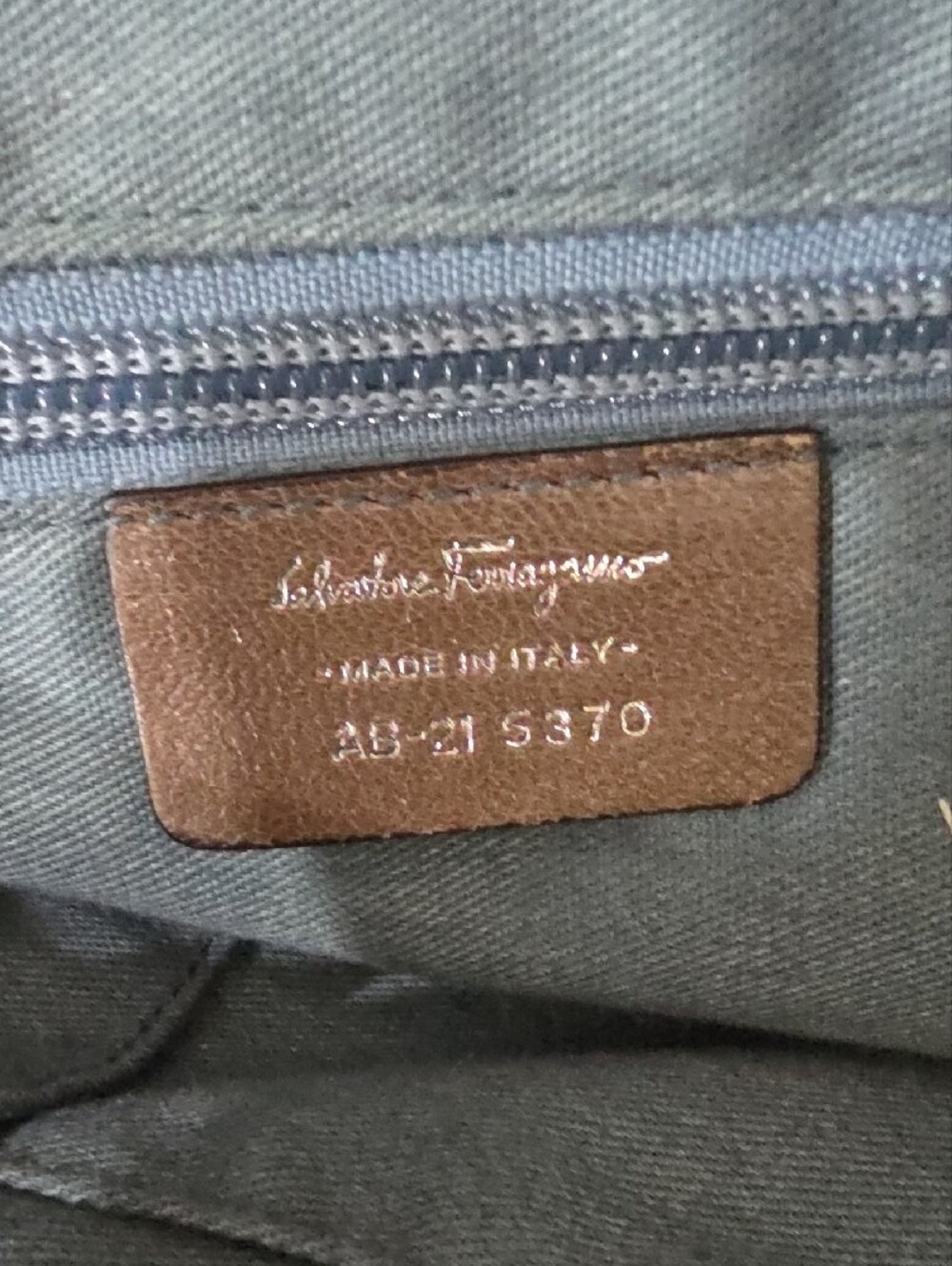 Salvatore Ferragamo Taupe Brown Leather Shoulder Bag - Picture 5 of 6